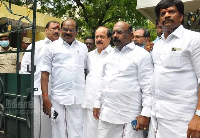 Single leadership affair- Vaithilingam's interview stirs!