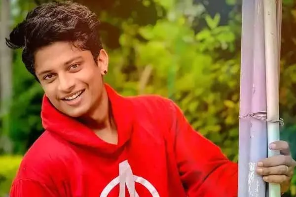 instagram influencer rahul tikki bike incident
