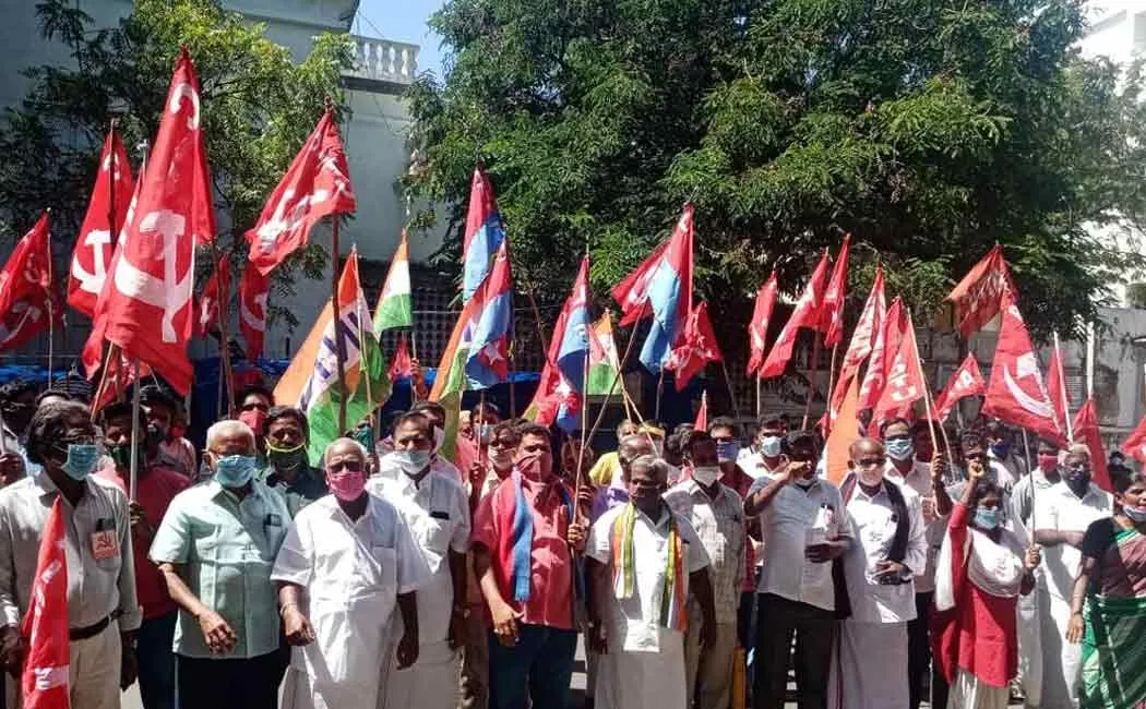 Demonstration by all unions demanding protection of the public sector!
