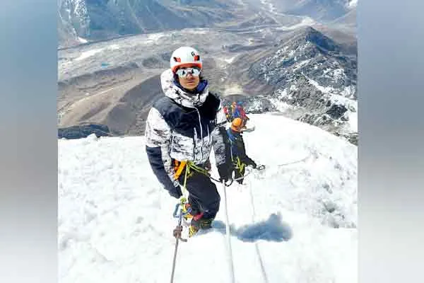 mount everest first tamil woman achievement minister uthayanithi stalin congrats