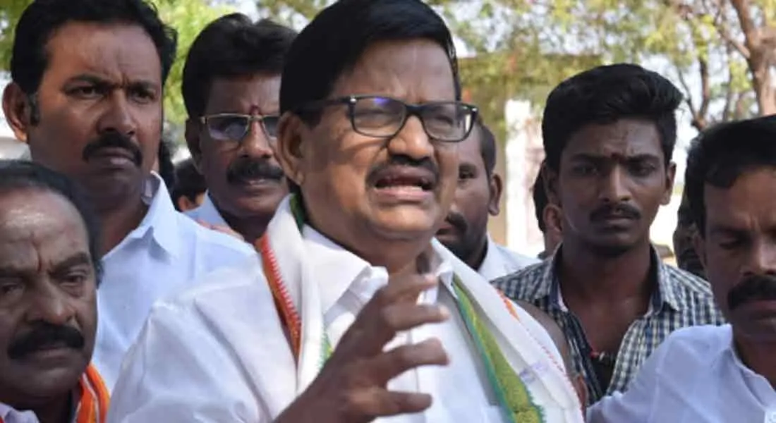 Vijay should not fear IT test threat - KS.azhagiri