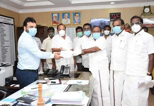 tamilnadu government cuddalore collector meet dmk leaders coronavirus prevention 