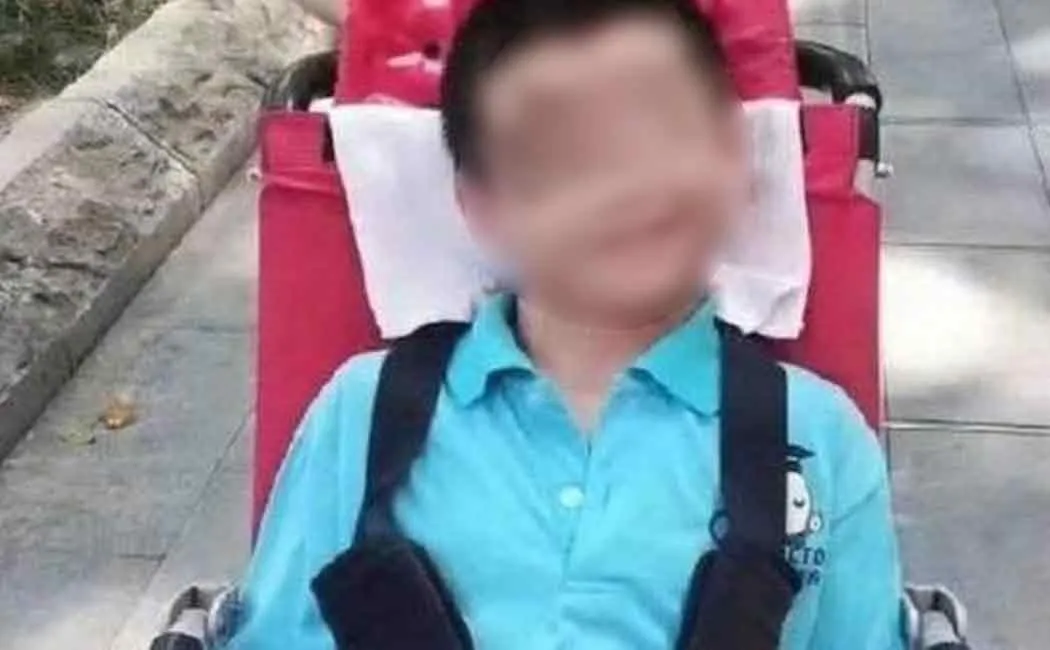 chinese disabled child passed away after his father quarantined of corona fear