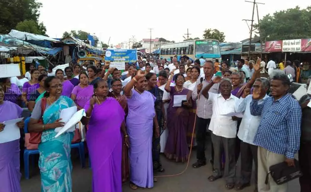 protest in chidambaram against natraja temple riest
