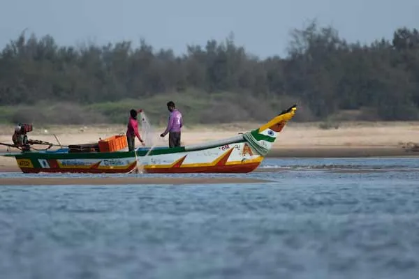Tamil Nadu fishermen arrested  by sri Lankan Navy 