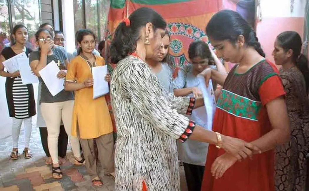 things needed to enter neet exam hall 