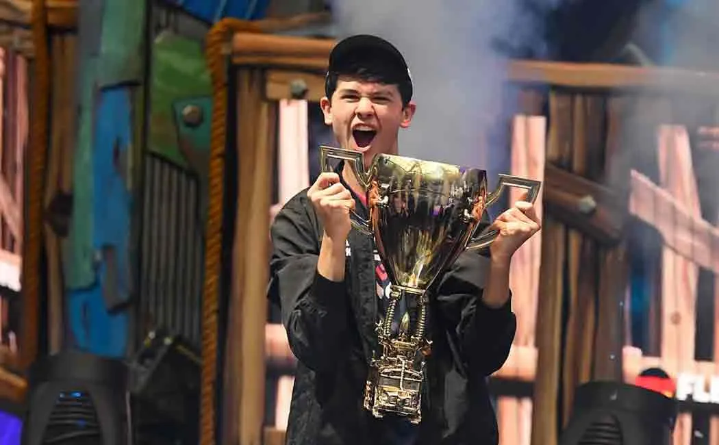 16 year old teen wins 3 million by playing fortnite