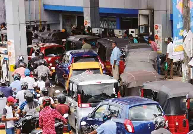 Fuel shortages - paralyzed vehicles!