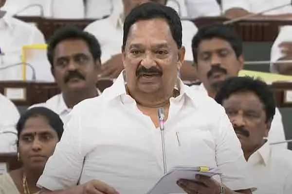 minster gandhi talks about handloom department comparison gujarat versus tamilnadu