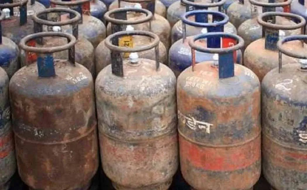 Cooking gas cylinder price for commercial use drastically reduced!