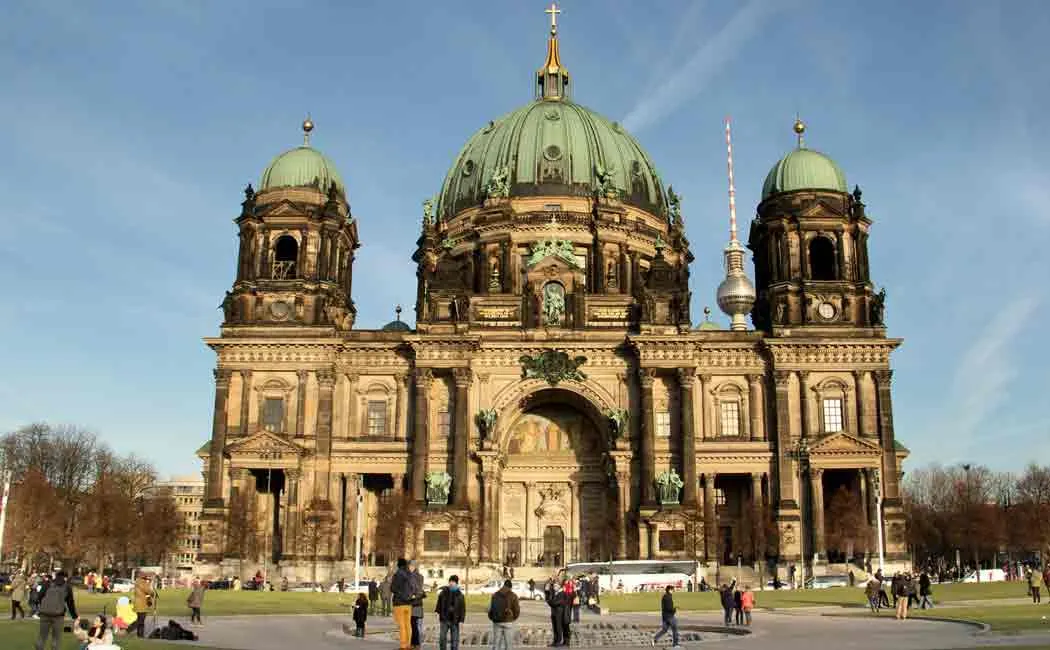 German girl sues boys choir for gender discrimination