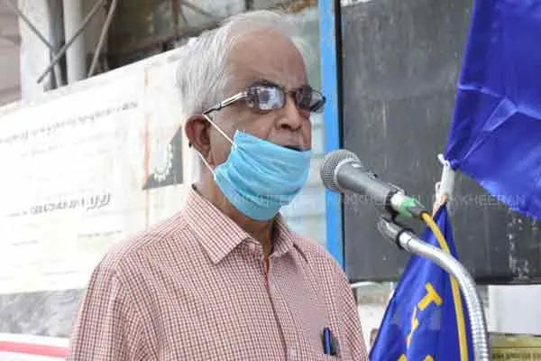 Pensioners' struggle with the slogan 