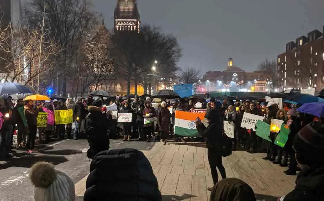 oxford and harvard students protest against police action in jamia milia