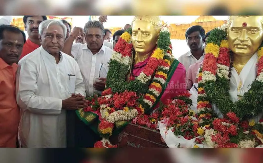 rajinikanth to visit his parents memorial in trichy 