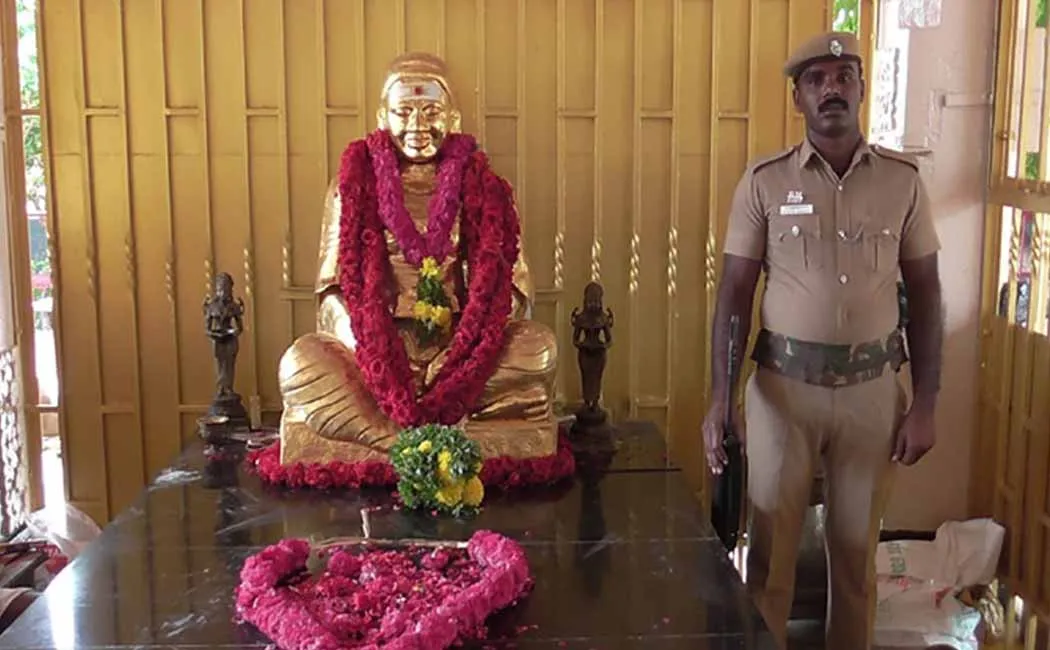 Dindigul Srinivasan who received the Muthuramalinga Devar Gold Shield