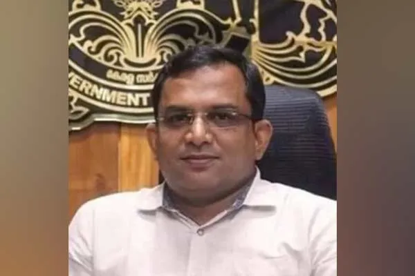 Action on Kerala IAS officer on Hindu WhatsApp group