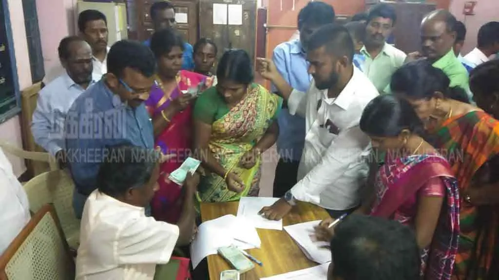  Elections officers have no salary .. Struggling with infants in the snow