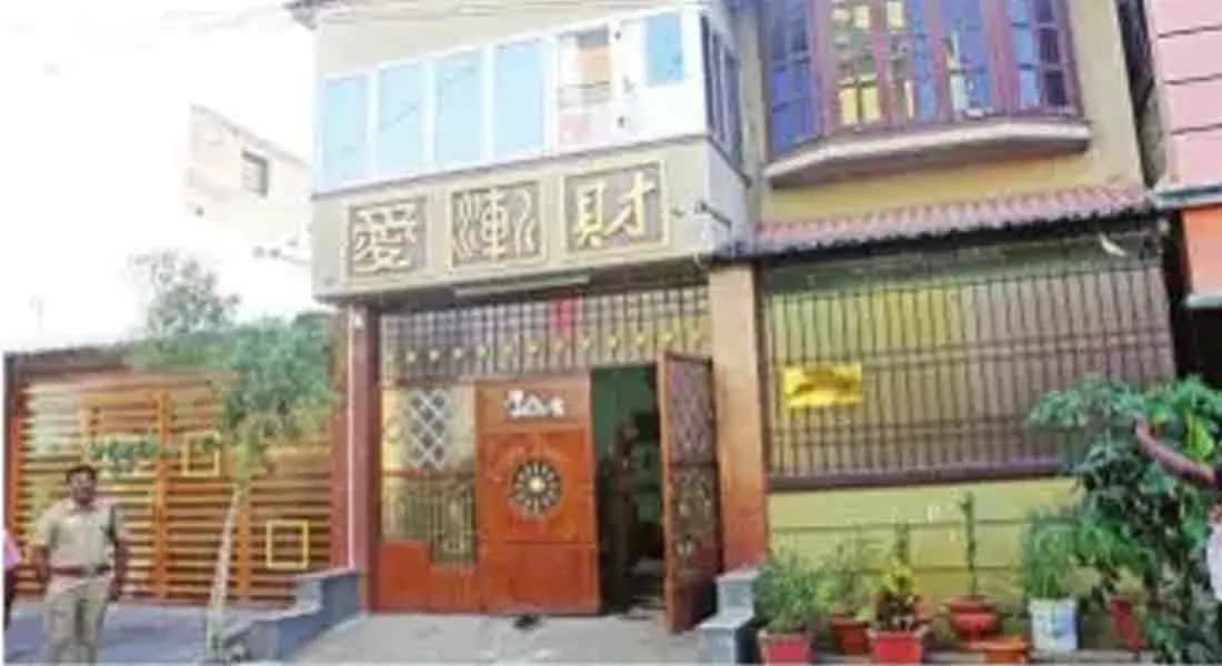  40 pound jewelery, 3 lakh cash loot at Salem Corporation engineer's house!