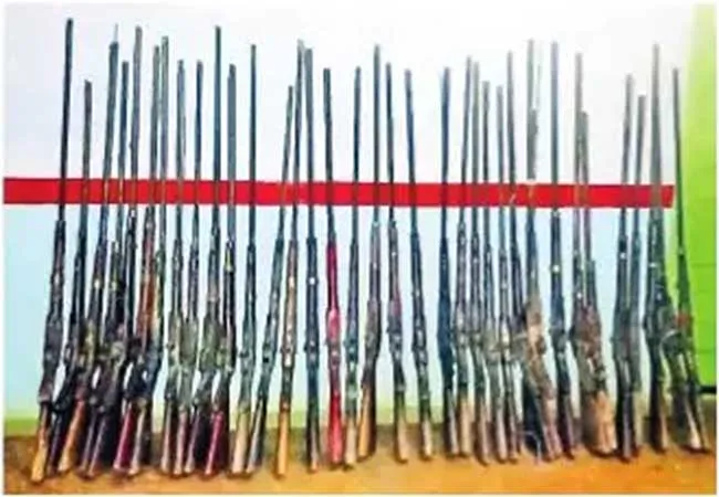 Kolli Hills: 35 fake guns seized; The cops are shocked!