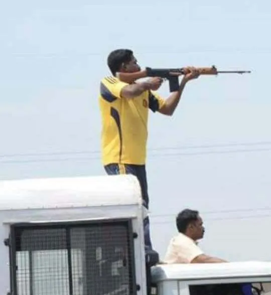 guns
