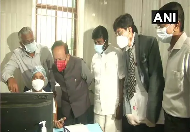 coronavirus vaccine union health minister visit chenna rajiv gandhi hospital 