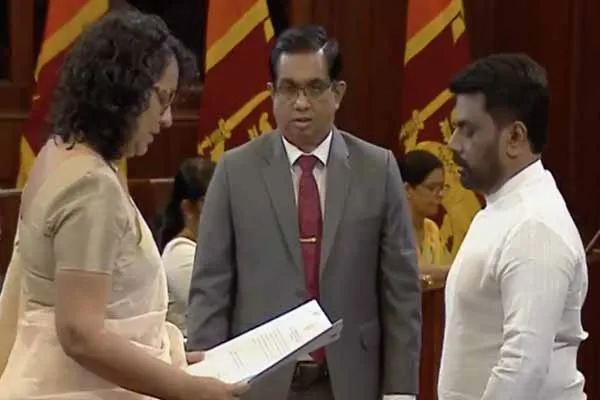 New Prime Minister sworn in in Sri Lanka
