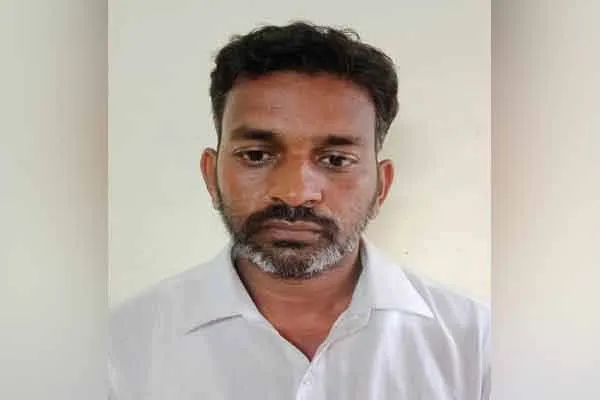 Sambo Senthil fled abroad