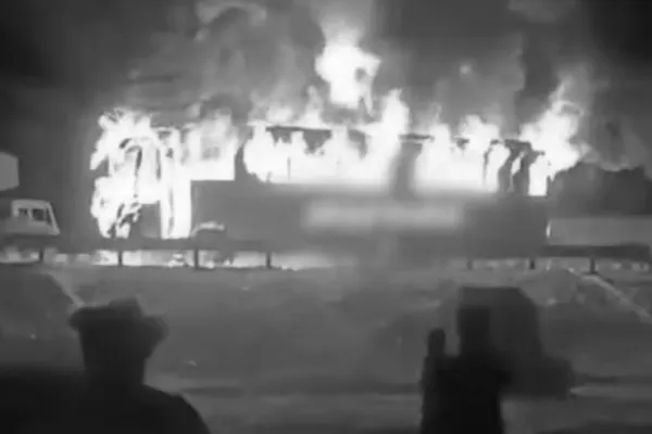 9 people in a incident on Fire in moving bus