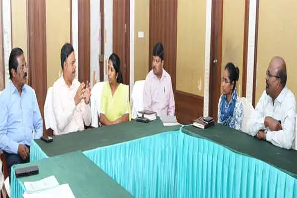 Officials inspect for Metro rail project between Hosur bommasandra 