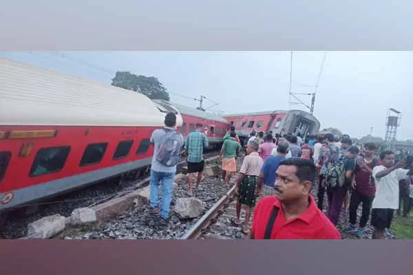 Howara CSMT Express train incident at Chakradharpur division