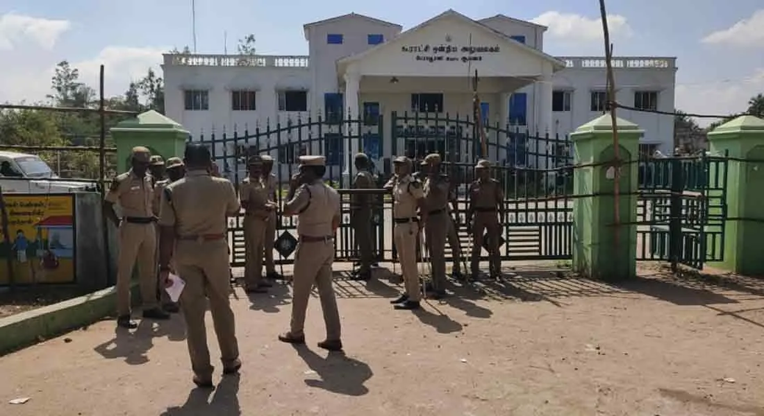  The election began with fierce security in peravurani