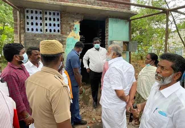 The minister personally inspected the residential renovation work in Samathupuram!