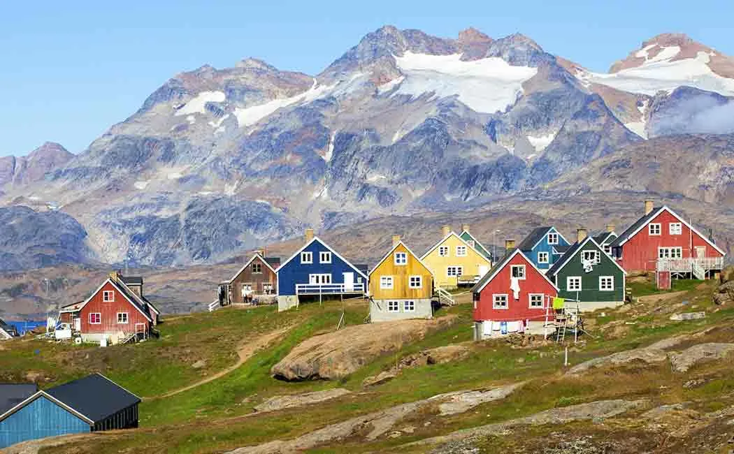 trump plans to buy greenland island