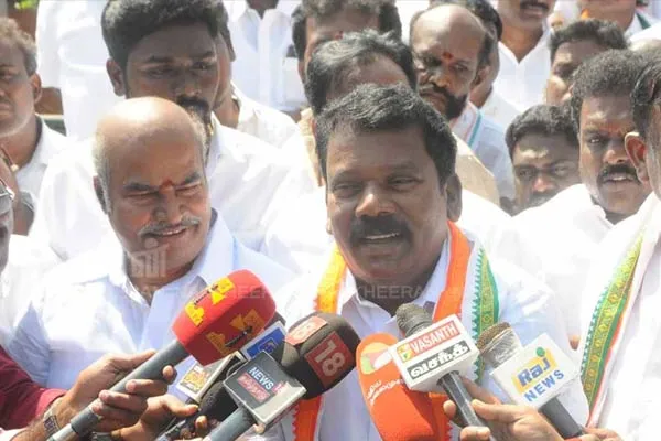 selvaperunthagai on vijayatharani sissue 