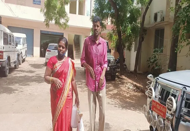 cuddalore district virudhachalam husband and wife deputy collector office 