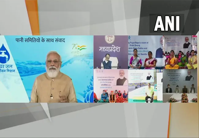 Prime Minister Narendra Modi speaks to Arani Velleri villagers!