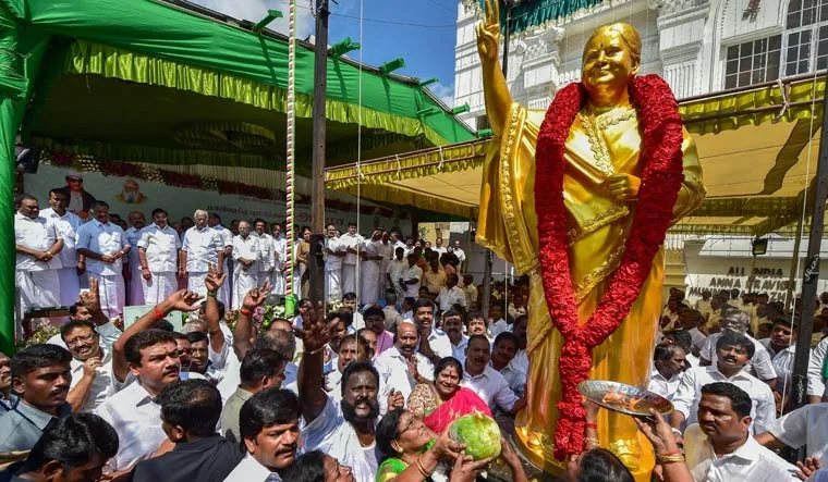 jayalalithaa statue 