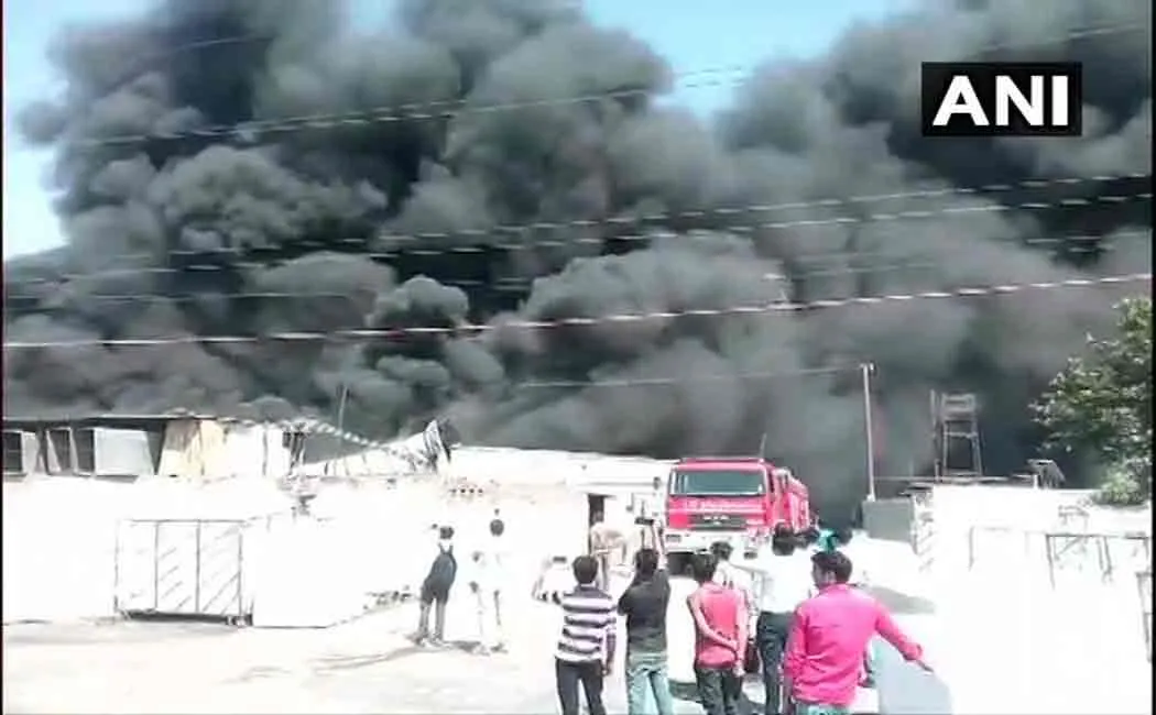 fire accident in noida thermocol furniture store