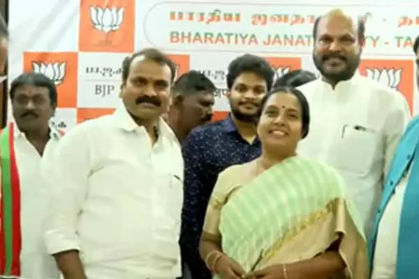 BJP  TMMK. Alliance agreement signed between