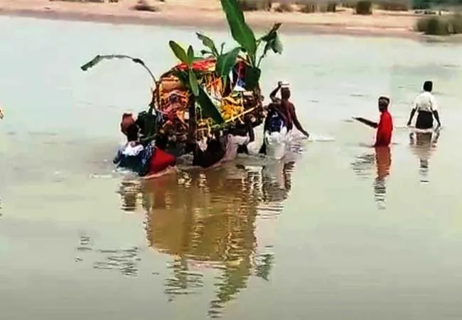Bury the body in bust water and bury it!