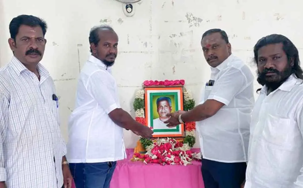 Kakan's birthday; Congress party members who paid homage by wearing evening dress 