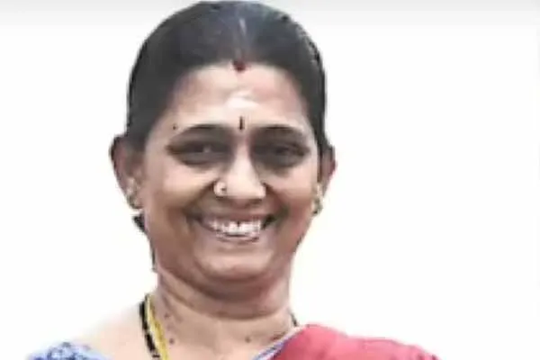 Actress Kasthuri Affair The judge  wife main request 