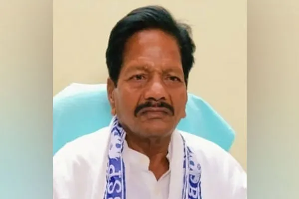 Bahujan Samaj leader warns wife of Congress MLA for photos used in banner