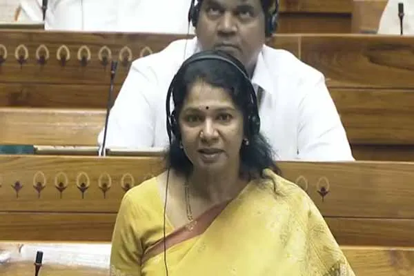 Kanimozhi MP opposes Immigration and Foreigners Bill