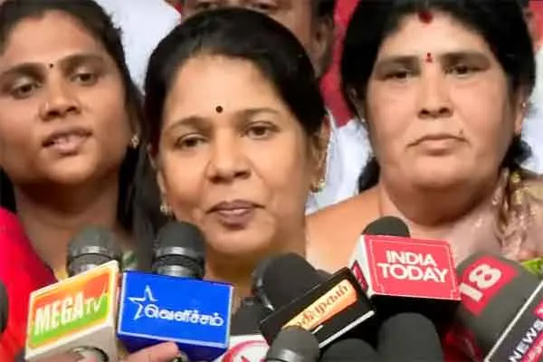 Accuracy courage clarity Kanimozhi MP for Priyanka Gandhi Kudos