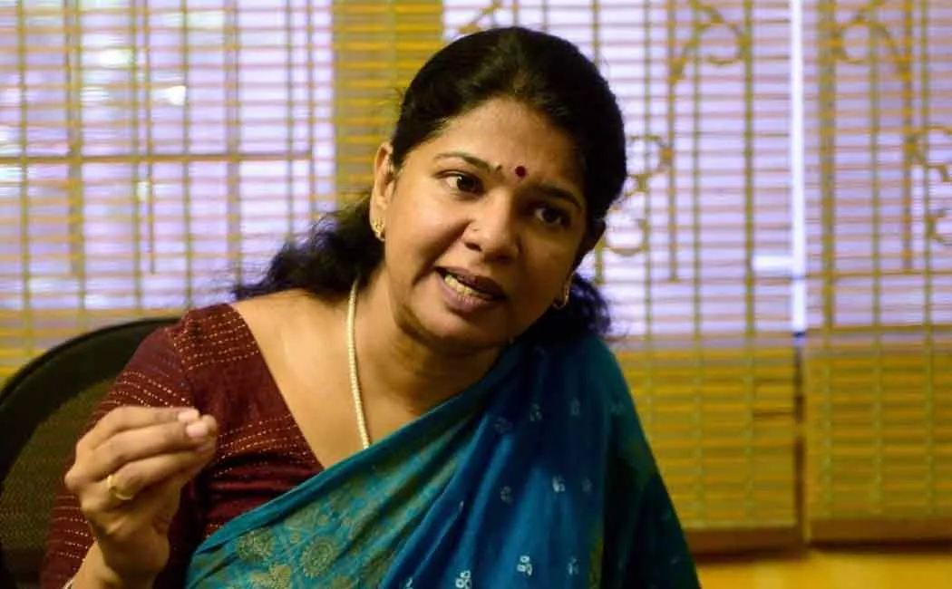 DMK Kanimozhi condemns the intimidation of Vijay Sethupathi's daughter.