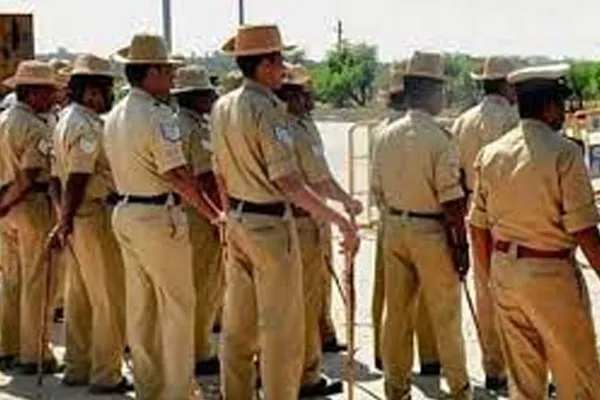 e-mail threat to karnataka cheif miniter and causing panic