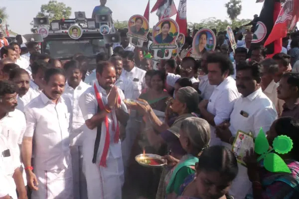 AIADMK candidate Karupiya campaign in trichy