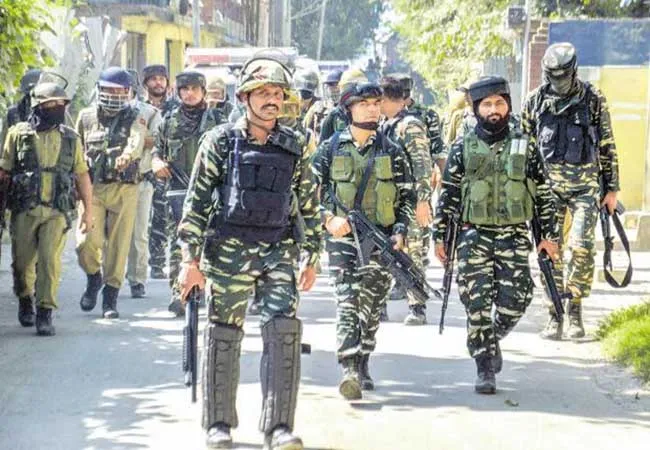 INDIA , KASHMIR, HIGH ALERT, 10000 ARMY MANS