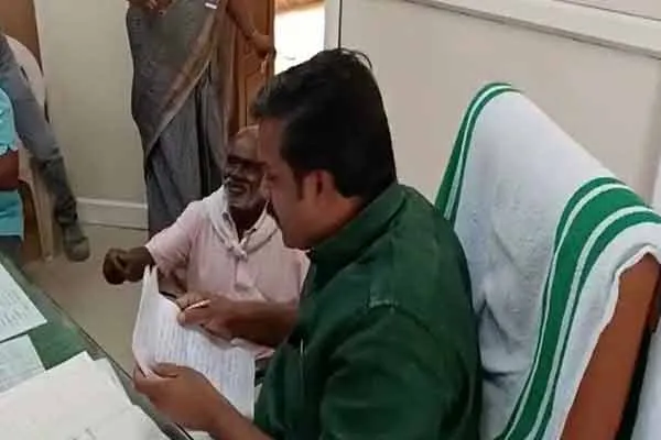 kerala pathanamthitta taluk office officials leave issue